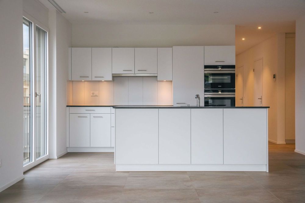 Moderne 4.5-Zimmer-Wohnung im Zentrum von Uetendorf - Bild 1