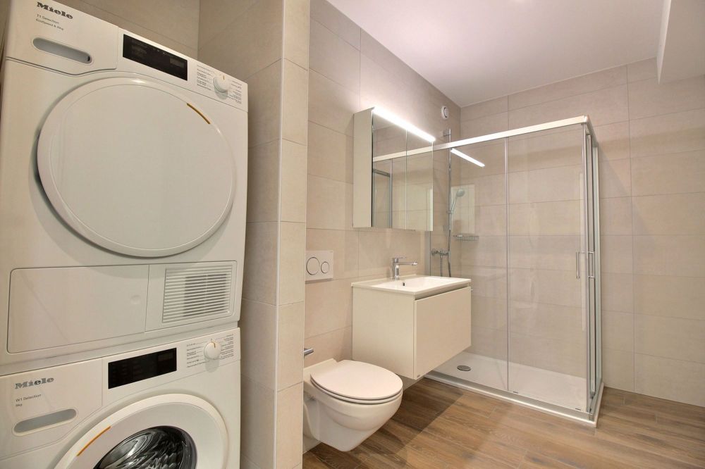 Charmant appartement de 2.5 pièces au rez-de-chaussée ! - Salle de bain
