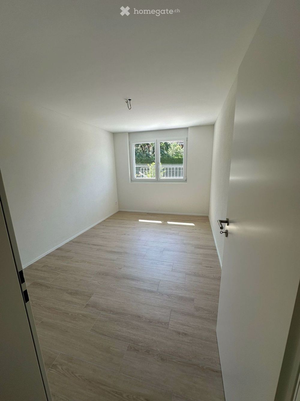 Grosszügige Erdgeschosswohnung mit Sitzplatz und Morgensonne - Bild 6