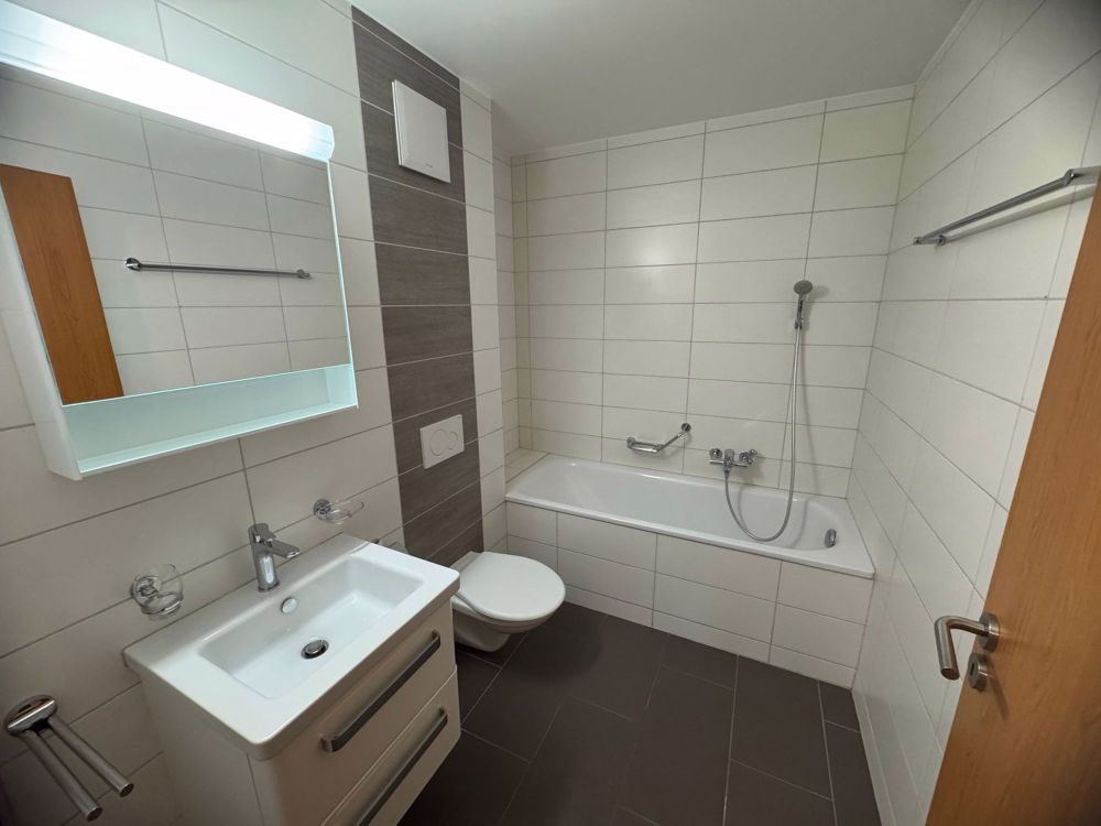 Schönes modernes 3-Zimmer-Apartement (64m²) im letzten Stock – Zu vermieten in La Tour-de-Peilz - Bild 4