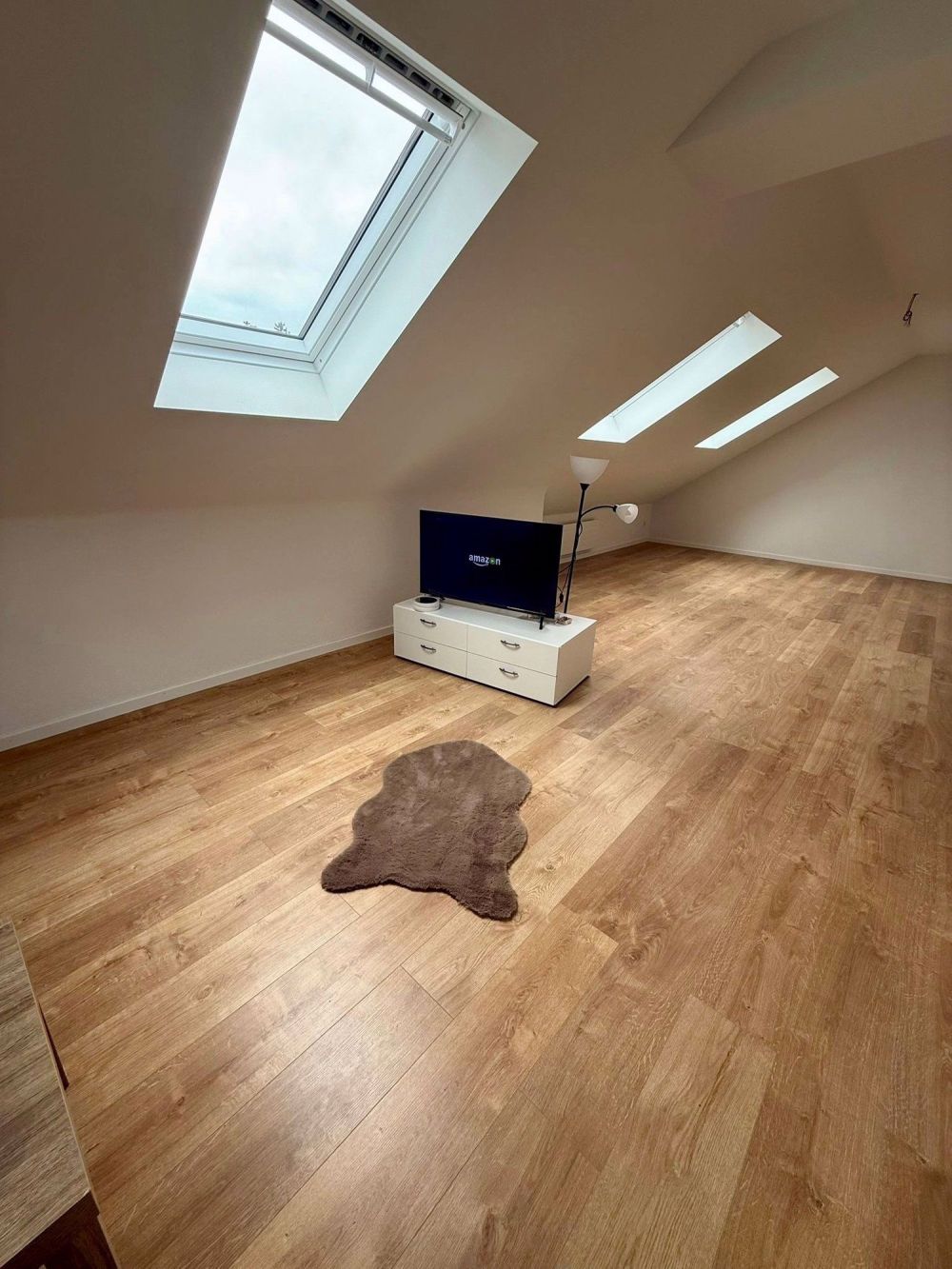 Moderne 2-Zimmer-Dachwohnung in ruhiger Lage von Seuzach - Bild 4
