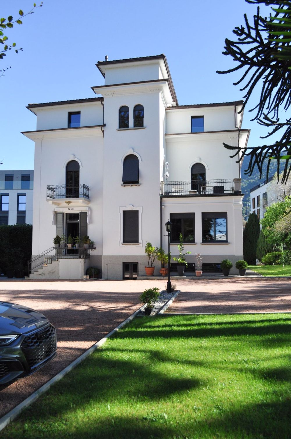 Mendrisio Zentrum: geräumige und raffinierte 2.5-Zimmer-Designwohnung in einer renovierten Villa aus der Gründerzeit - Bild 1