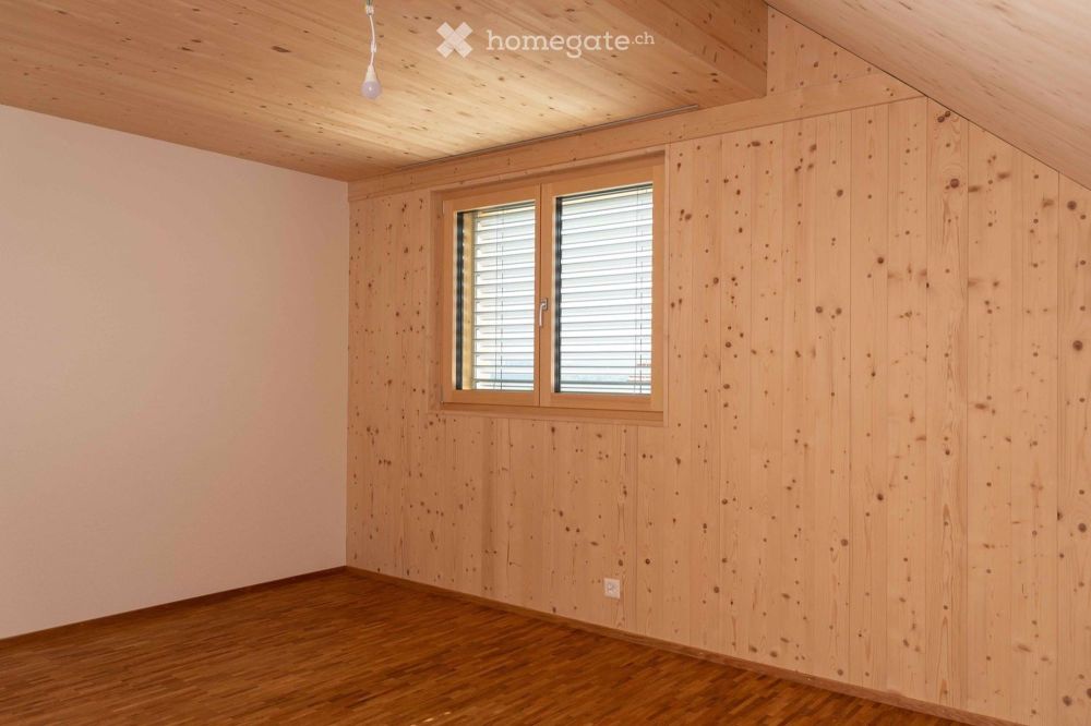 Sehr schöne 3.5-Zimmer Dachwohnung (2.5 + Galerie) in Massivholzbauweise - Bild 4
