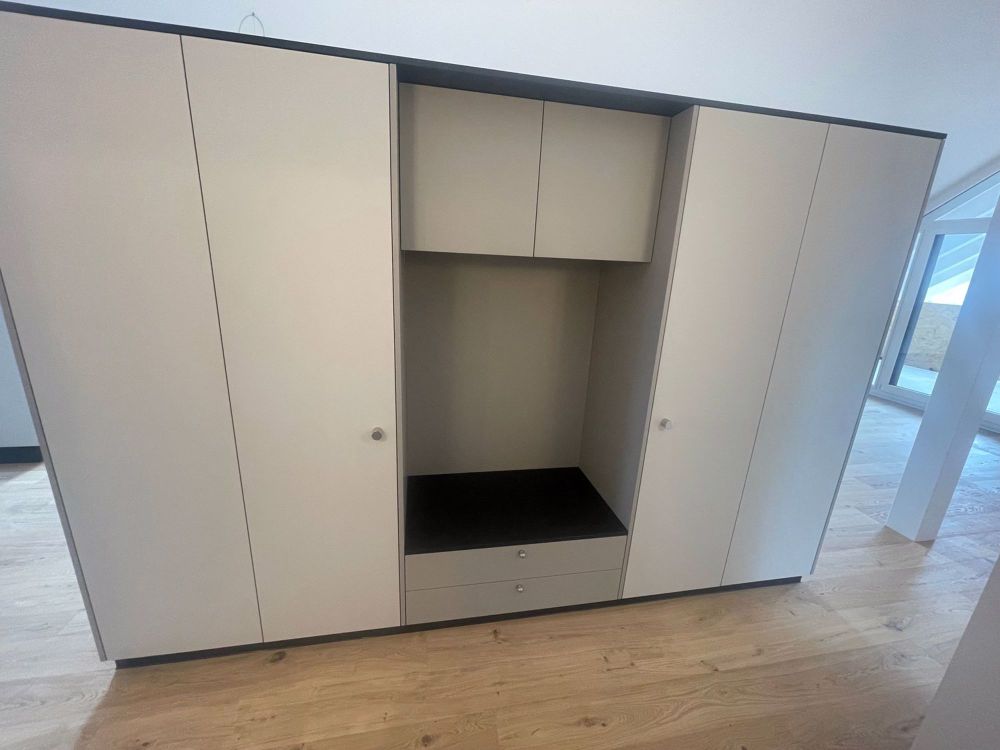 Helle Dachwohnung mit Aussicht auf den Jura - Bild 9