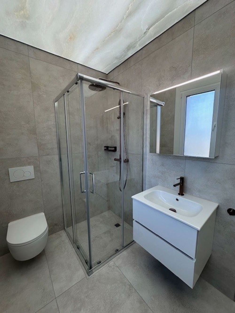 Moderne 2.5-Zimmer-Dachwohnung in Bülach mit grosser Terrasse - Bild 4