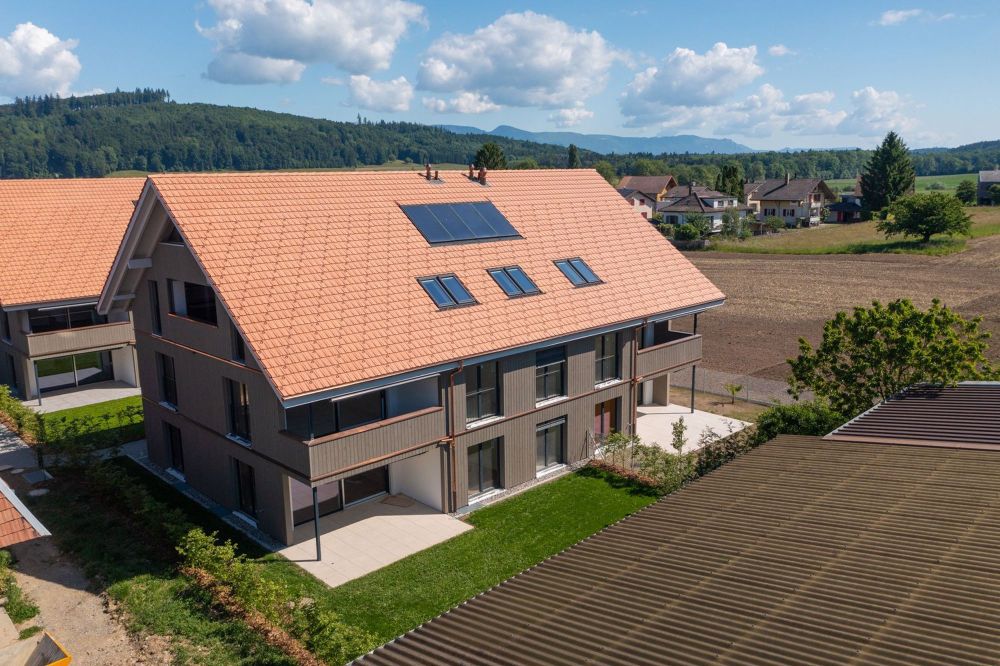 NEUBAU 4½-Zimmer-Wohnung im 1. OG, hochwertig wohnen mit Eigentumsstandard im Dorfkern von Diessbach - Bild 1