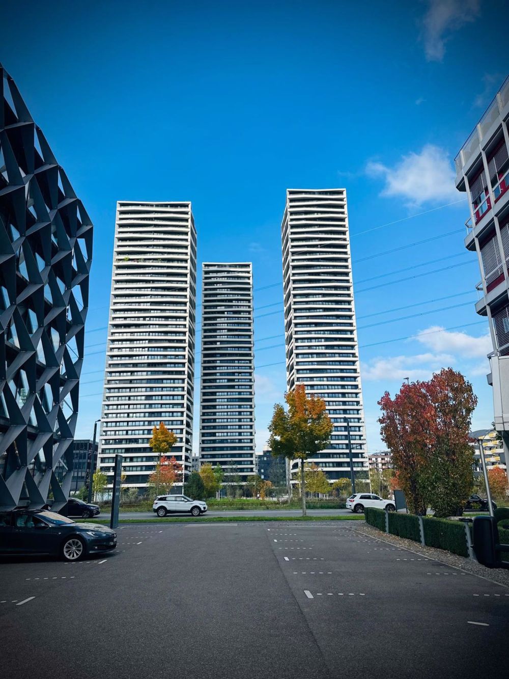 Exklusive möblierte 2.5-Zimmerwohnungen im Three Point Tower - 2.5-Zimmer - Three Point