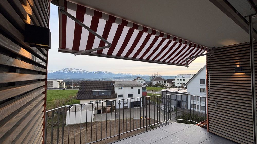 Charmante Dachwohnung mit Galerie und Panoramaausblick auf zentralschweizer Voralpen - Bild 3