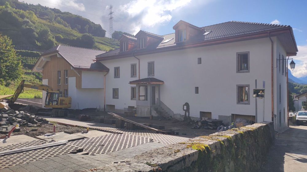 Neue 2.5-Zimmer-Wohnung mit Terrasse im alten Dorf - Bild 3