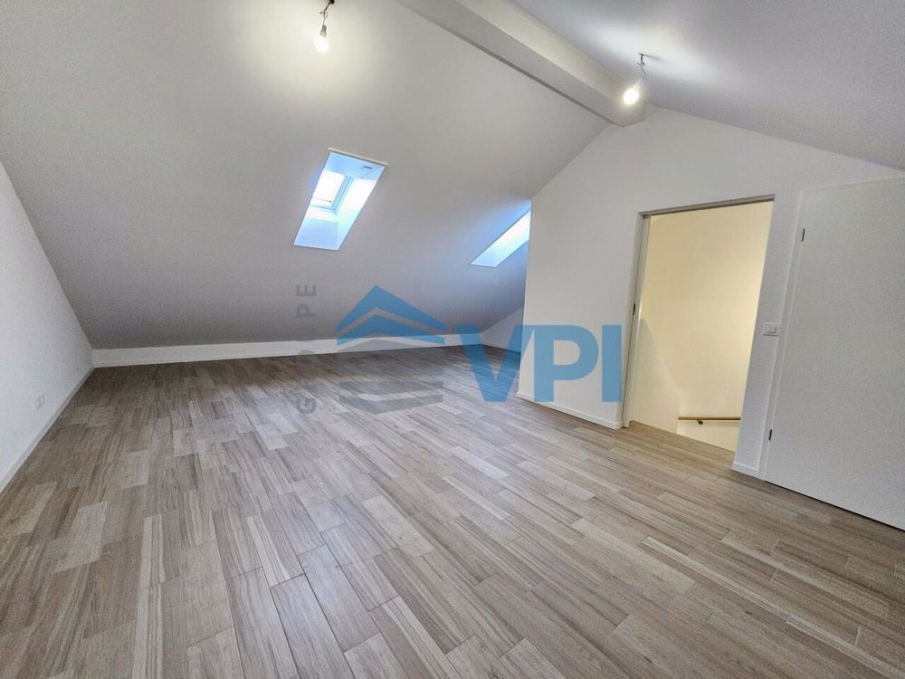 Superbe villa mitoyenne 6 pièces avec terrasse et jardin privatifs à B - Bild 11