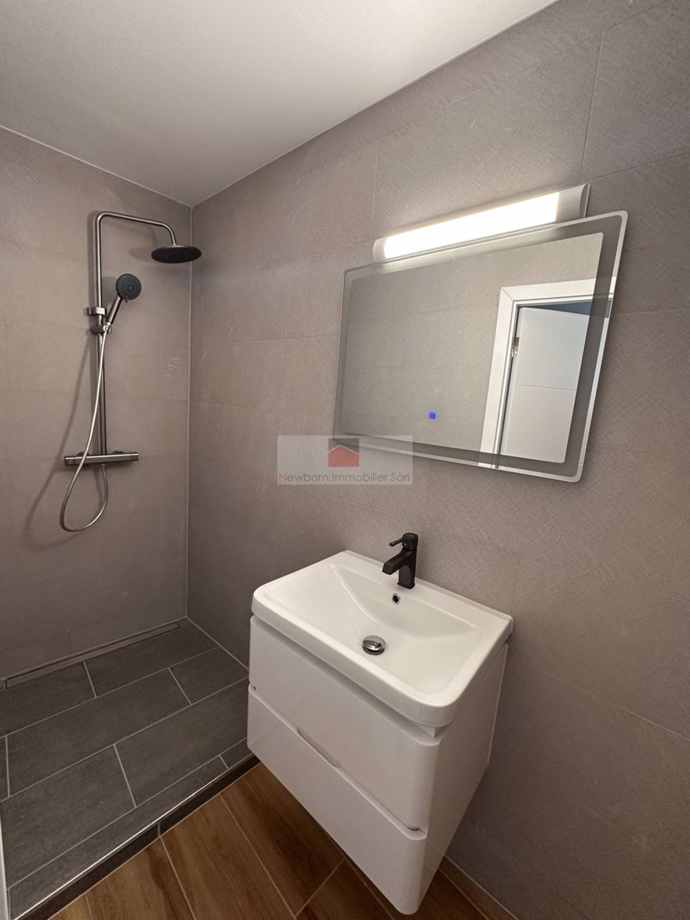 Neue 1.5-Zimmer-Wohnung von 37m2 in Les Bioux - Bild 3