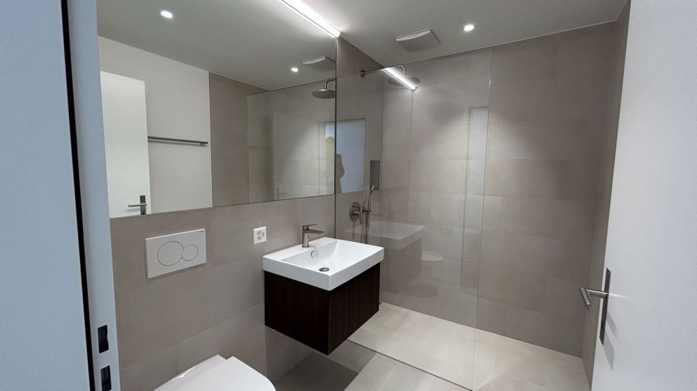 Moderne 4.5-Zimmer Neubauwohnung mit Gartensitzplatz - Bild 7