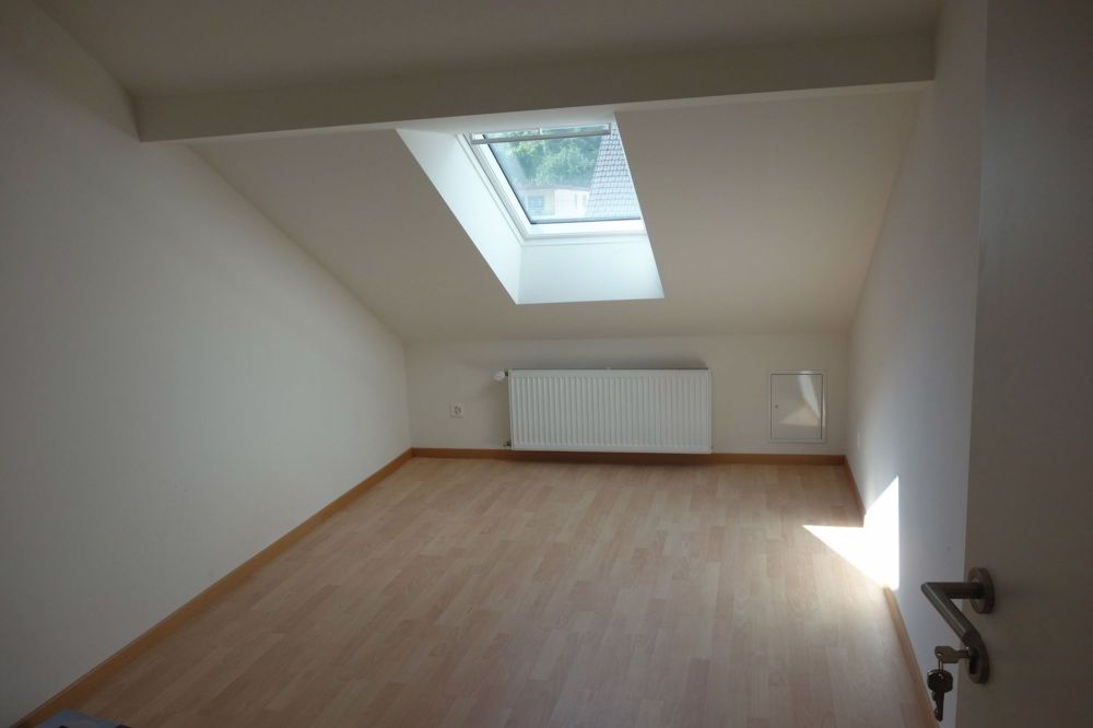 Erstvermietung! Neu renoviertes Einzelzimmer in Biel! - Bild 5