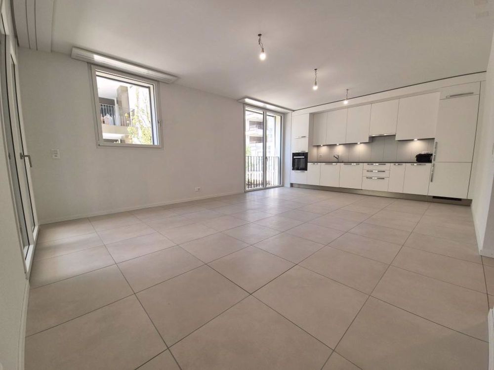 Geräumige 2.5-Zimmer-Wohnung im Erdgeschoss mit 18 m2 Terrasse - Bild 3