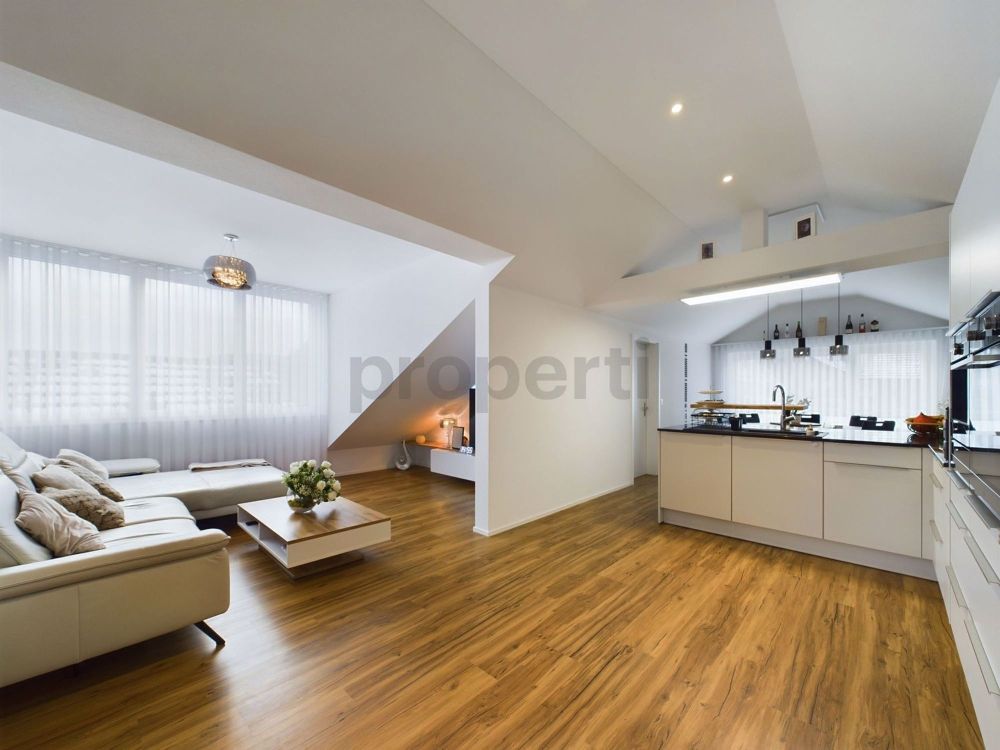 Grosszügige 4.5-Zimmerwohnung mit Charme & Säntisblick - Image 1