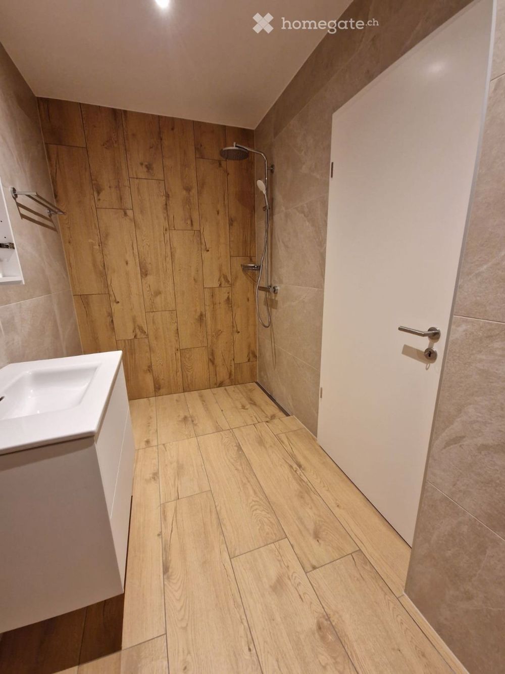 Neue und helle Wohnung mit Garten - Bild 3