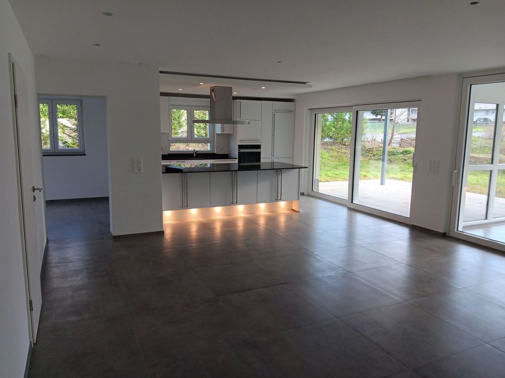 Grosszügige, moderne 3.5 Zimmer-Gartenwohnung im ländlichen Büsserach, nahe Basel. - Bild 2