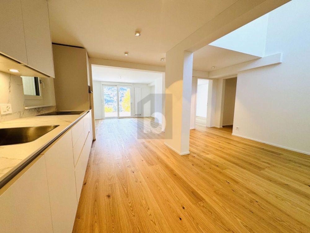 ELEGANT UND STILVOLL MIT HERRLICHER AUSSICHT - Bild 2