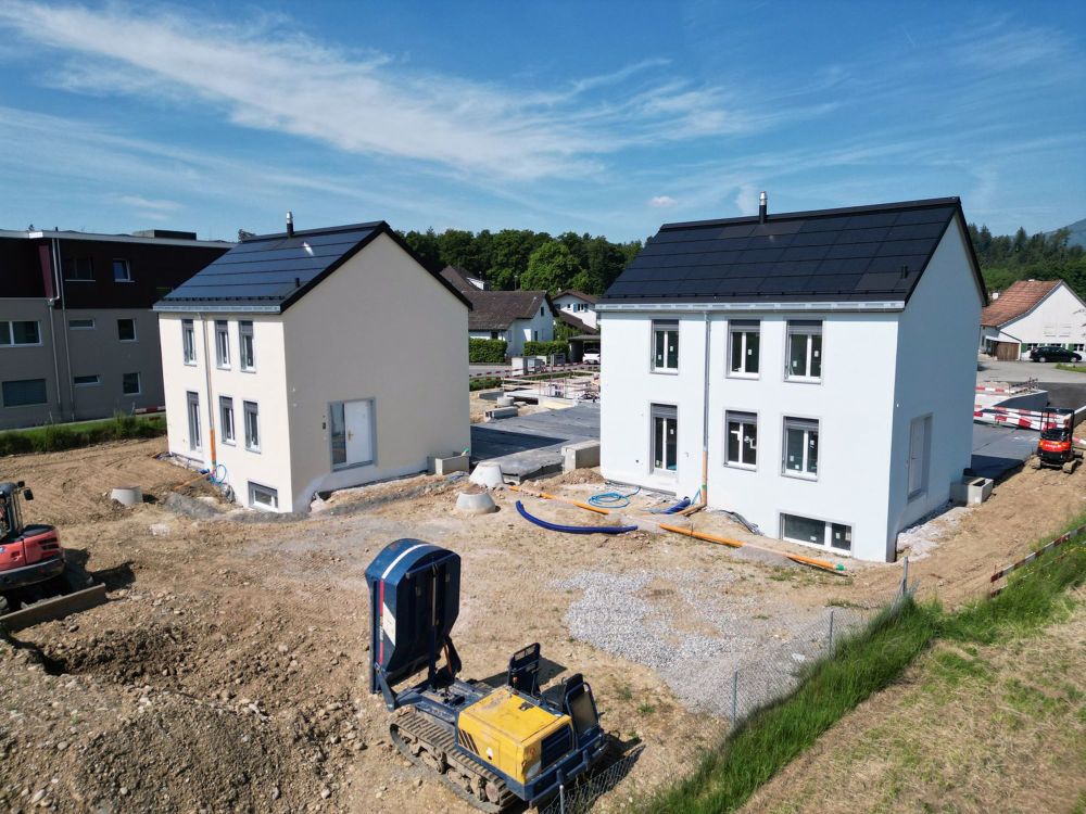 Einfamilienhaus im Grünen mit Einstellhalle und Gartenparzelle - Bild 4