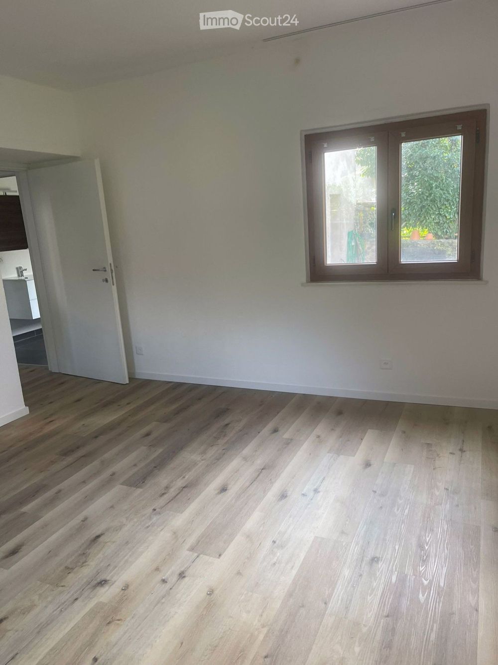 3,5 Zimmer mit privatem Garten in Roveredo GR - Bild 2