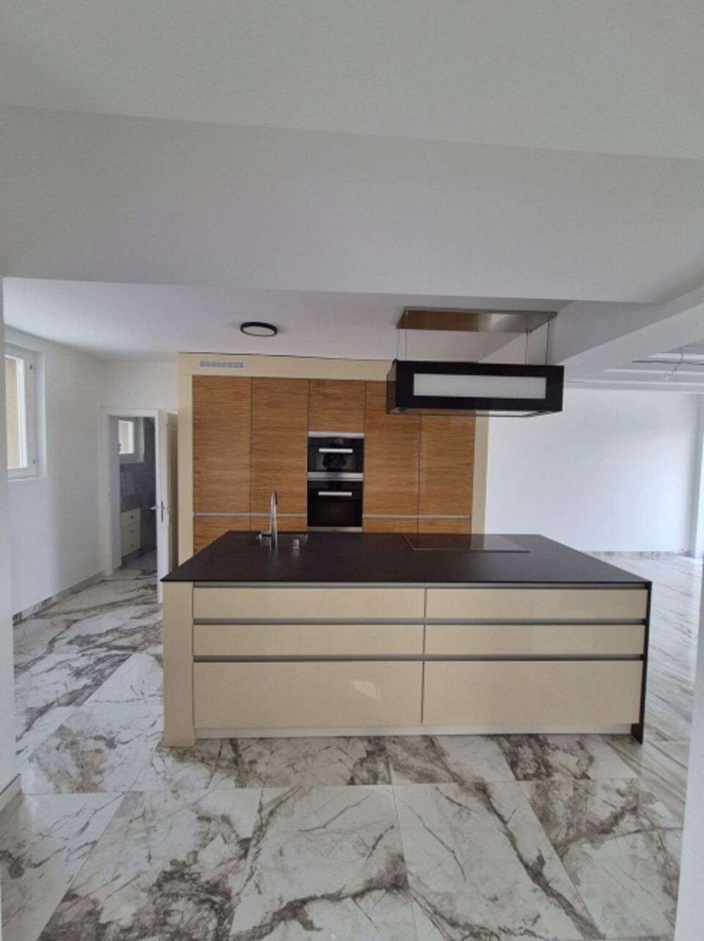 Hervorragendes Einfamilienhaus von mehr als 250 m², auf zwei Ebenen, hohes Ansehen - Bild 3