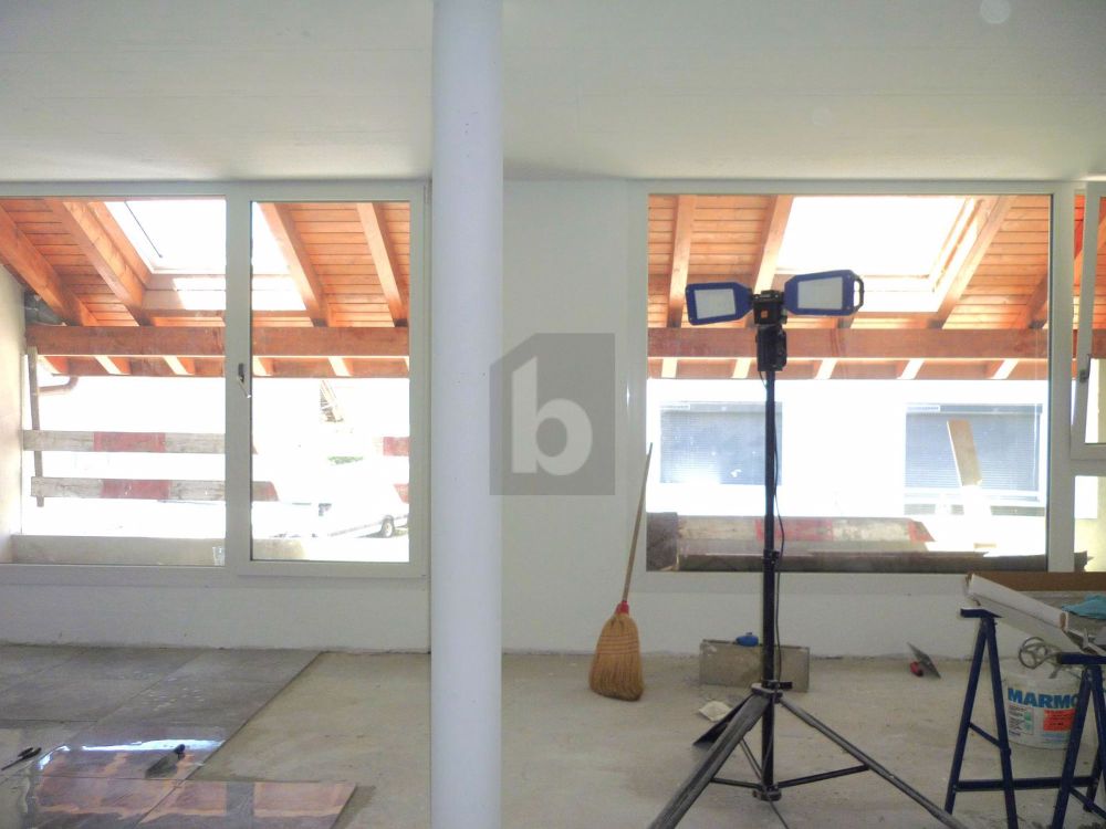 NEU, HELL UND ZENTRAL MIT BALKON - Bild 3