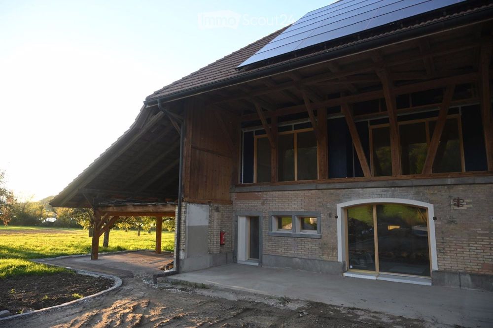 Einzigartige 5,5 Zimmer Neubauwohnung im Bauernhaus am Wohlensee - Bild 2
