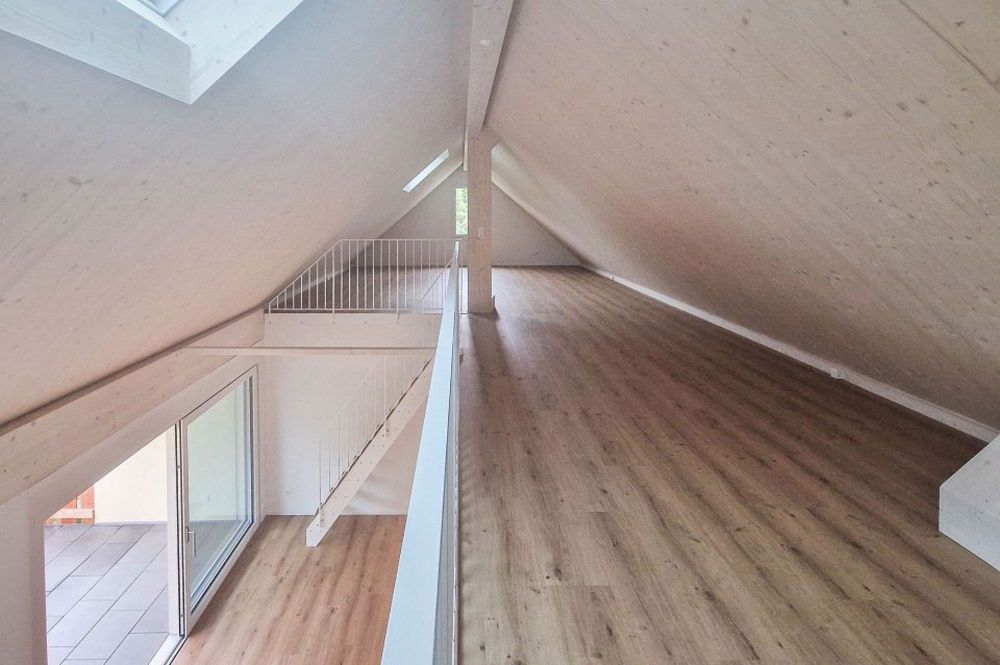 Moderne und helle 4.5 Zimmer-Dachwohnung mit Galerie - Bild 9