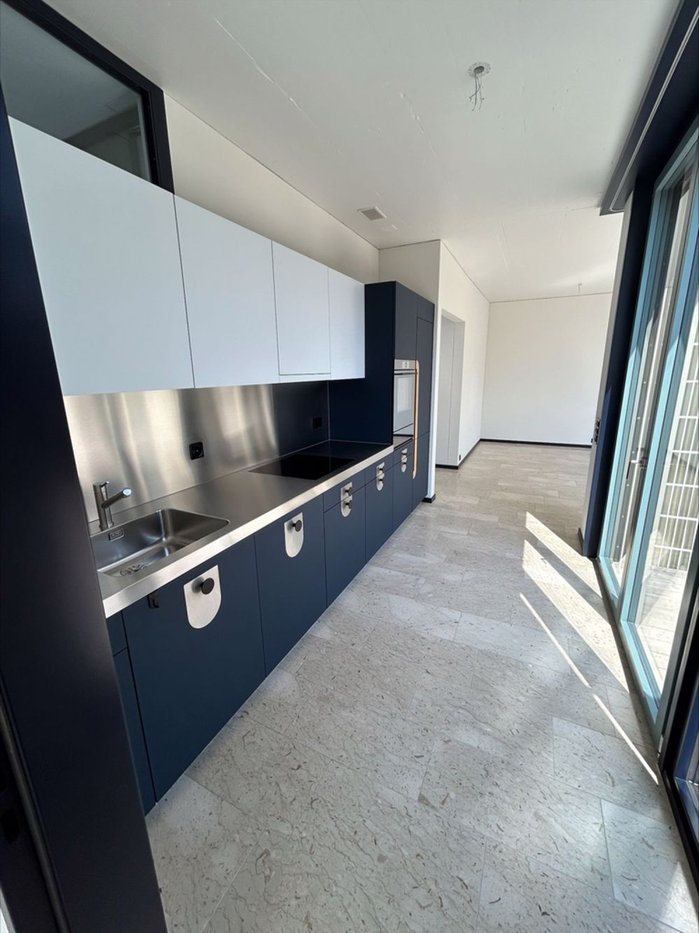 Helle und moderne 3.5 Zimmer-Wohnung in nähe Flughafen! - processed-52ACFA6D-CE06-488C-9547-4963DA919F28.jpeg
