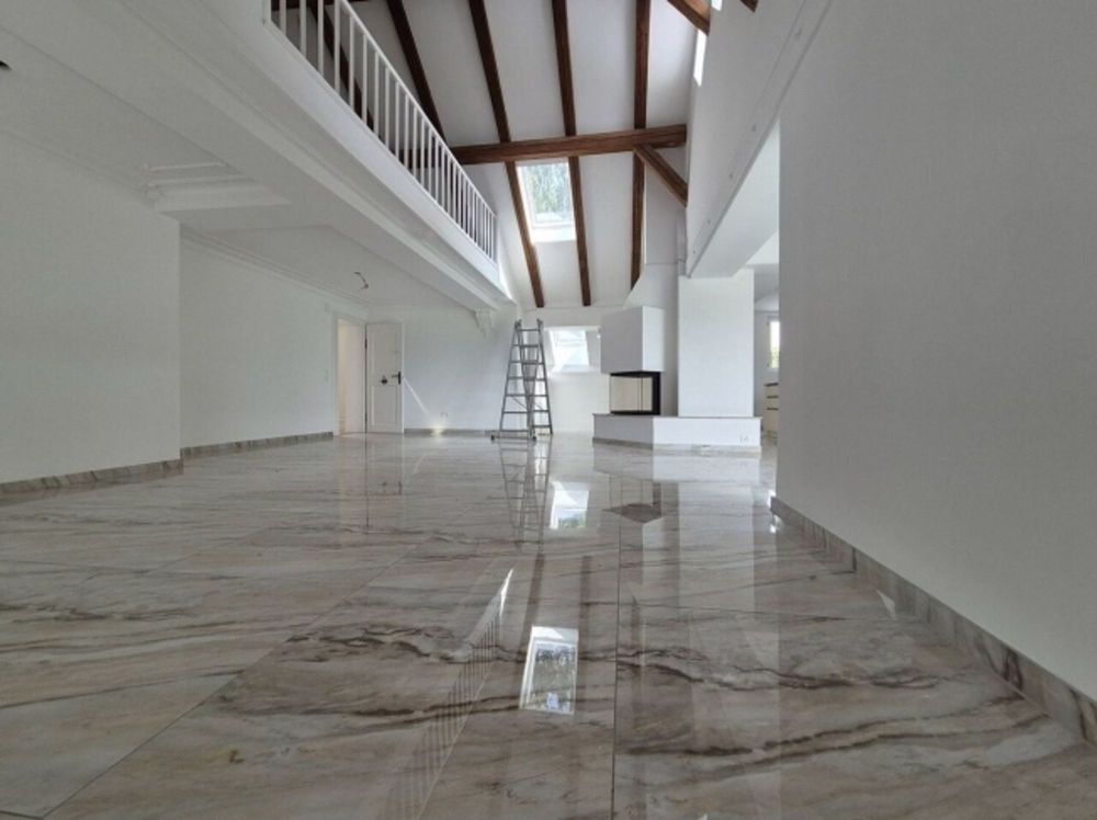 Hervorragendes Einfamilienhaus von mehr als 250 m², auf zwei Ebenen, hohes Ansehen - Bild 2