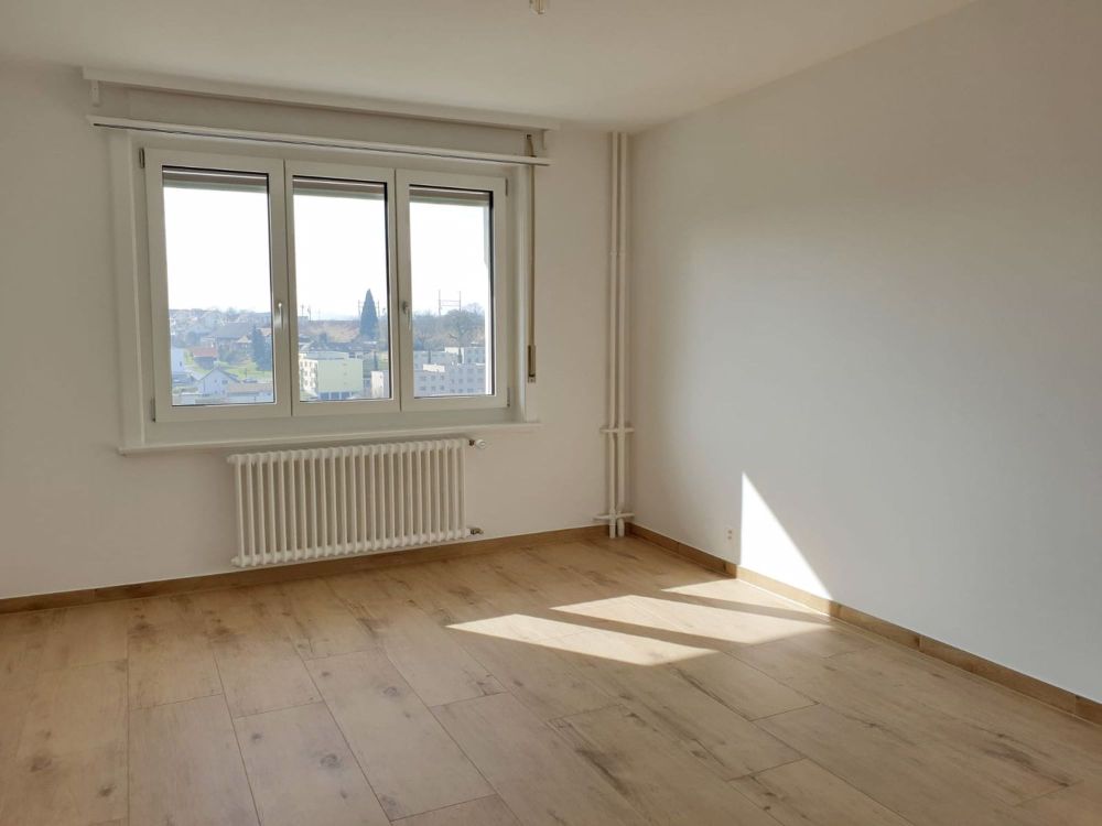 3.5-Zimmerwohnung mit Weitsicht und ganztägiger Sonne - Erstbezug nach gesamt Renovation - Bild 10