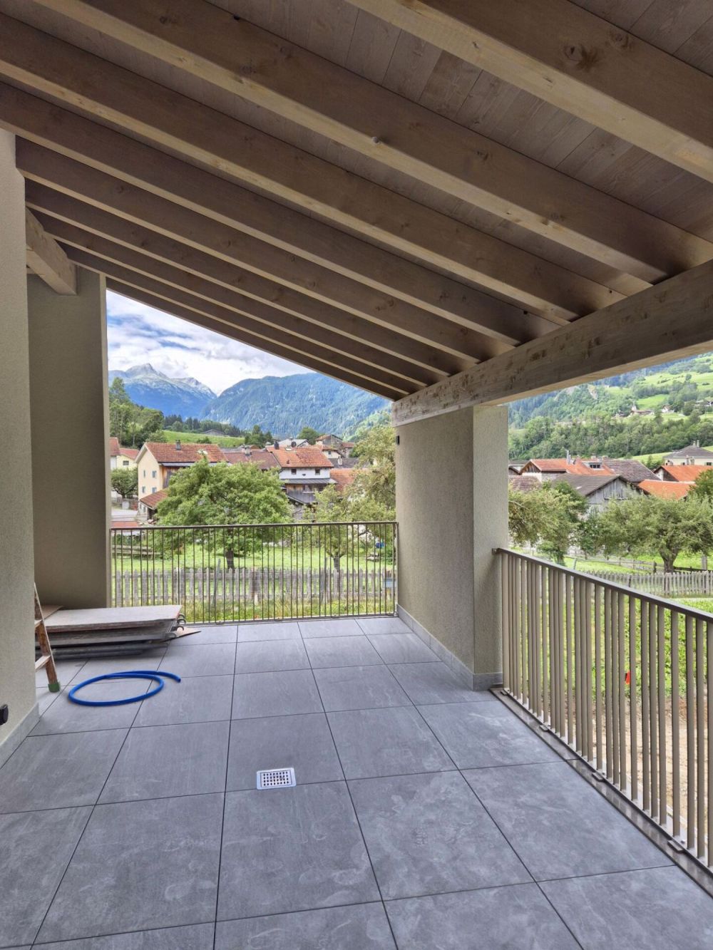 3.5 Zimmer-Wohnung, Mitten in den Bergen - mitten im Dorf - Bild 4