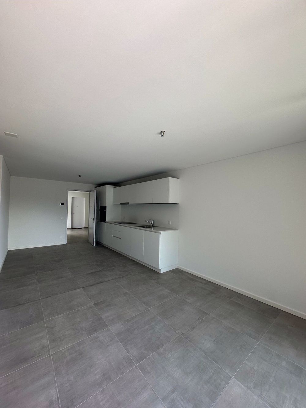 APP Nr. 12 Apartment 2.5 mit großem Balkon im zweiten Stock - Bild 3