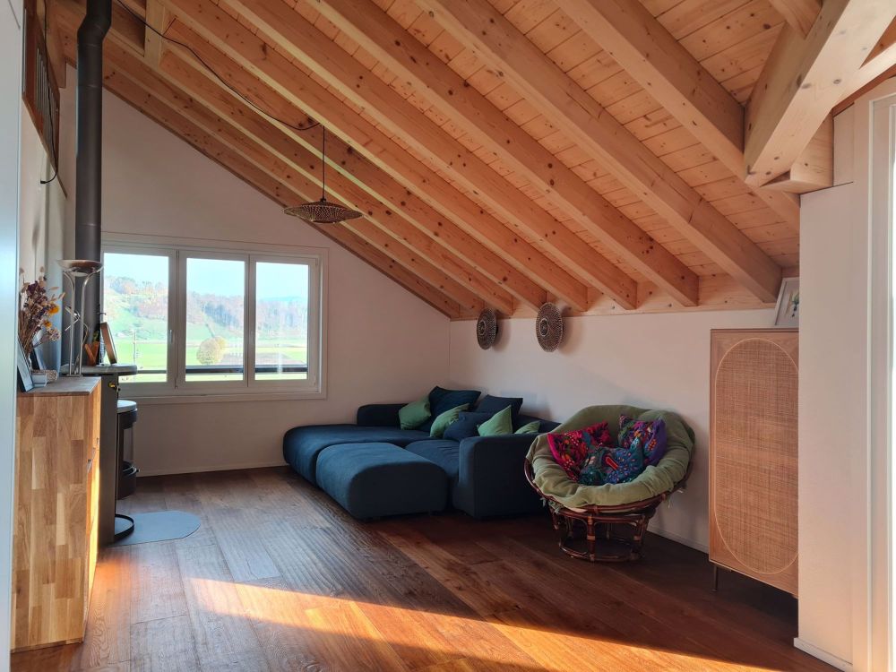 4.5-Zimmer-Maisonette-Wohnung mit traumhafter Bergsicht - Bild 4