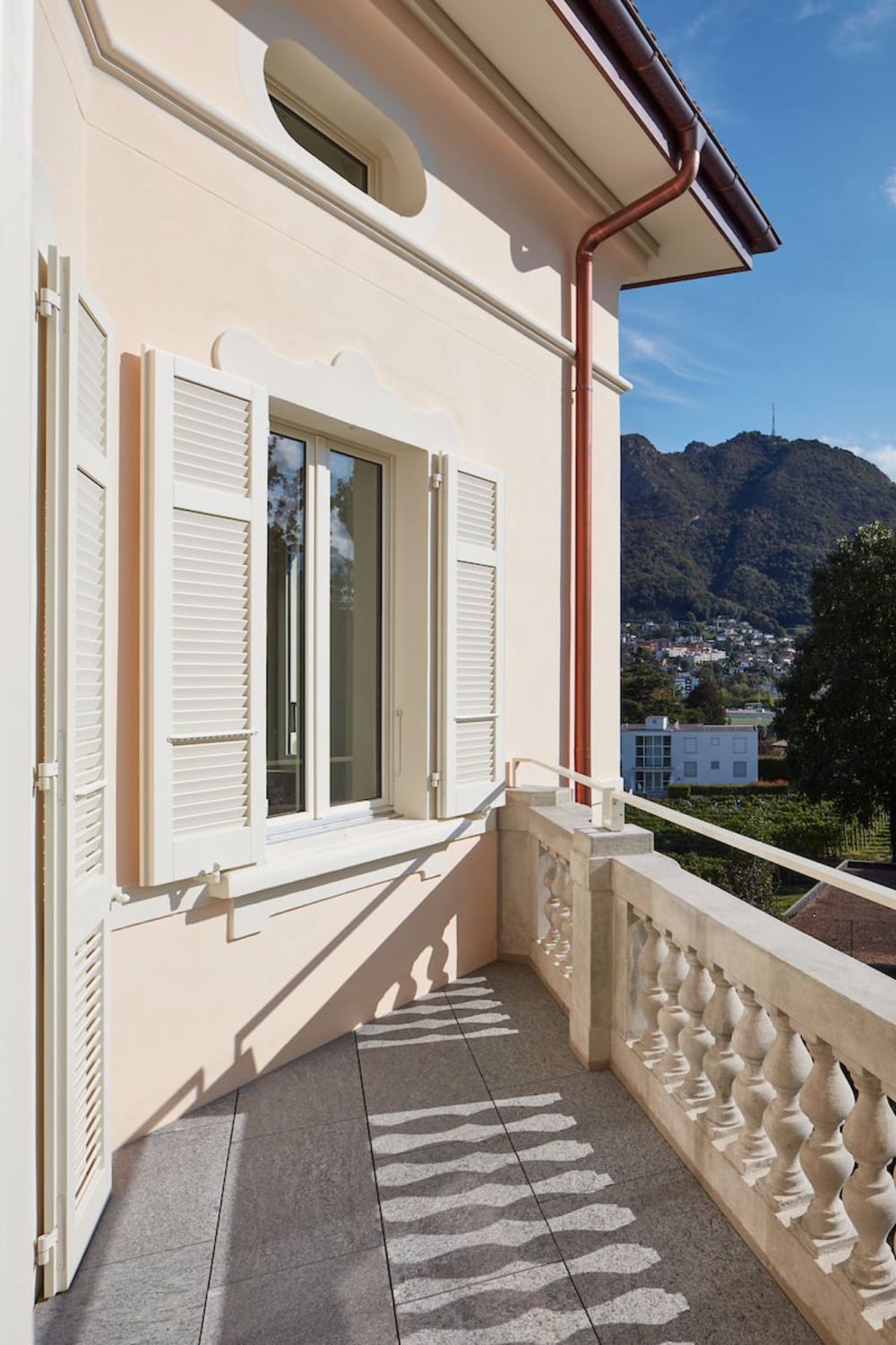 Historische Villa - 4.5-Zimmer-Duplex mit großem Garten - Bild 7