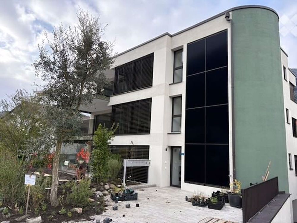 Nigelnagelneue 4.5-Zimmer-Wohnung mit Balkon und Einstellplatz in Brig-Glis - Bild 1
