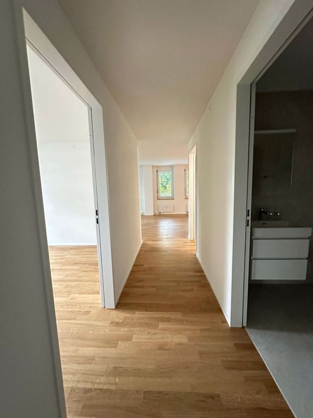 Erstbezug 3.5 Zimmerwohnung in Wetzikon - Korridor