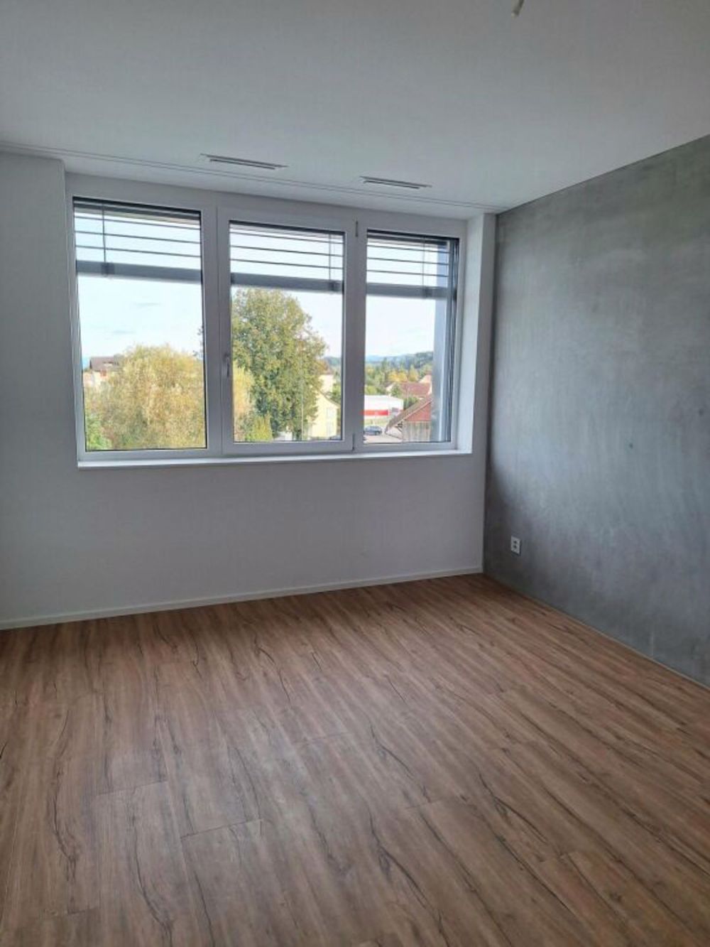 Erstvermietung: 2.5 Zimmerwohnung im 3. Obergeschoss - Bild 7