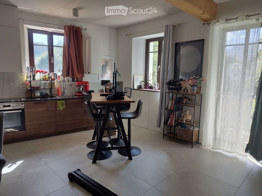 Wohnung mit 3,5 Zimmern und Balkon im Zentrum von Châtel-St-Denis - Bild 2
