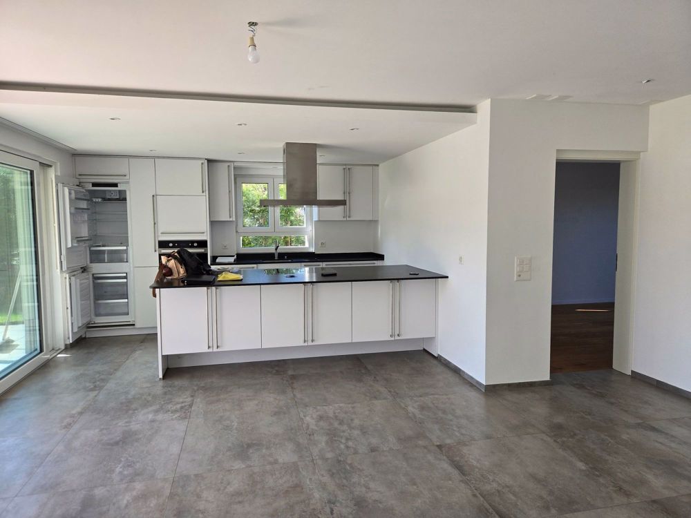 Neue schöne Garten-Wohnung 3,5 Zimmer mit Wintergarten am Bach in Büsserach - Bild 1