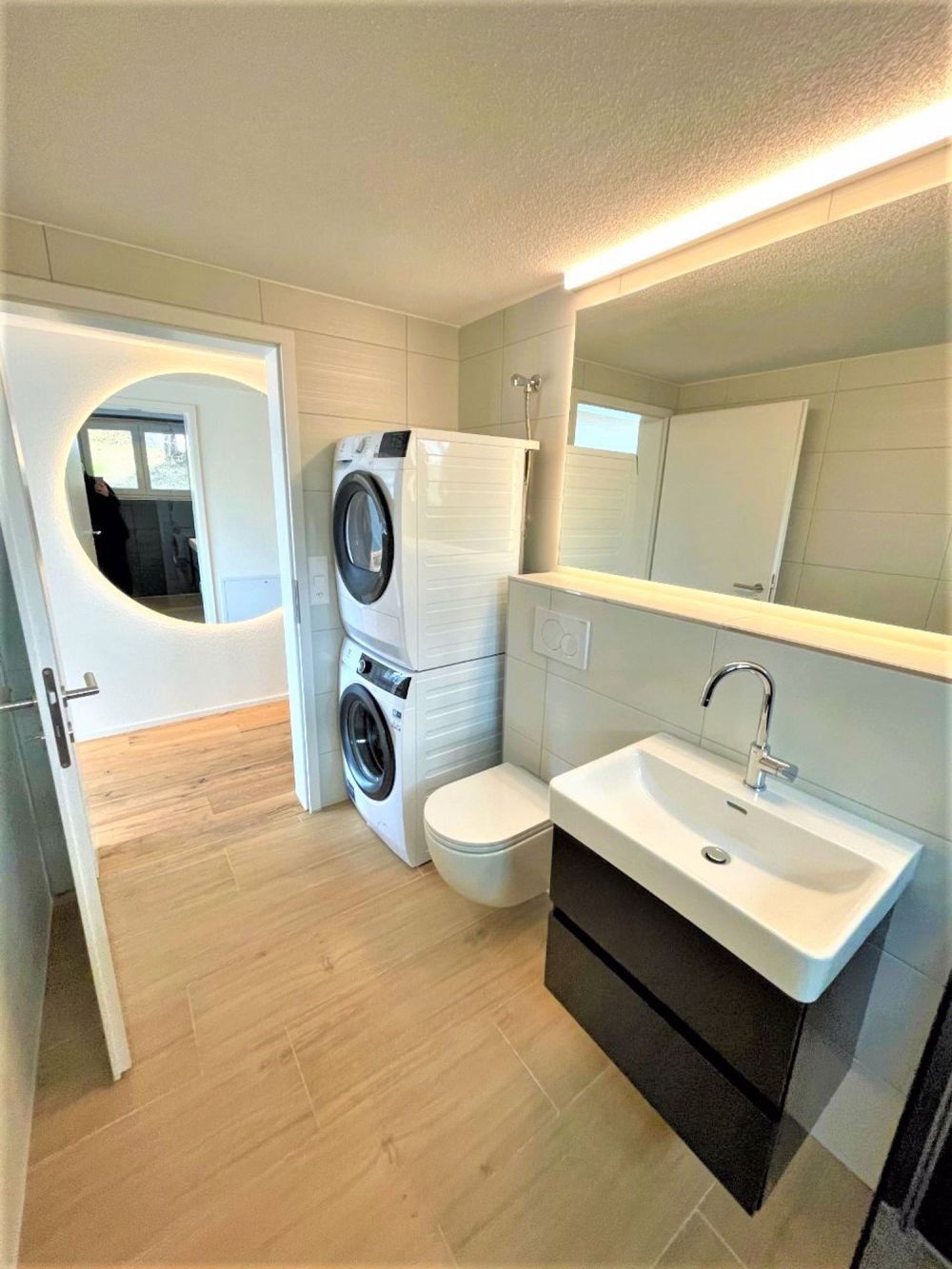 TOP MODERNE 3.5 ZIMMER WOHNUNG MIT PRIVATER WASCHMASCHINE/TUMBLER - Bild 8