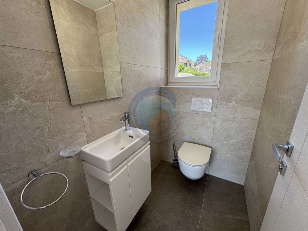Wohnung mit 2,5 Zimmern im Dachgeschoss mit Panoramablick auf den See - Bild 8