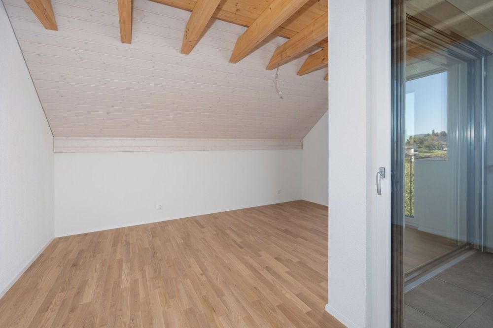 NEUBAU 2½-Zi-Dachwohnung im Eigentumsstandard, Galerie & traumhafter Aussicht! Ihr neuer Rückzugsort - Bild 12