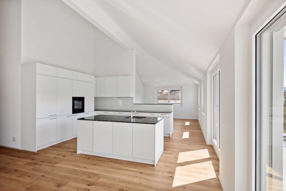 EXKLUSIVE 5.5 ZIMMER WOHNUNG MIT GROSSER DACHTERRASSE - Bild 1