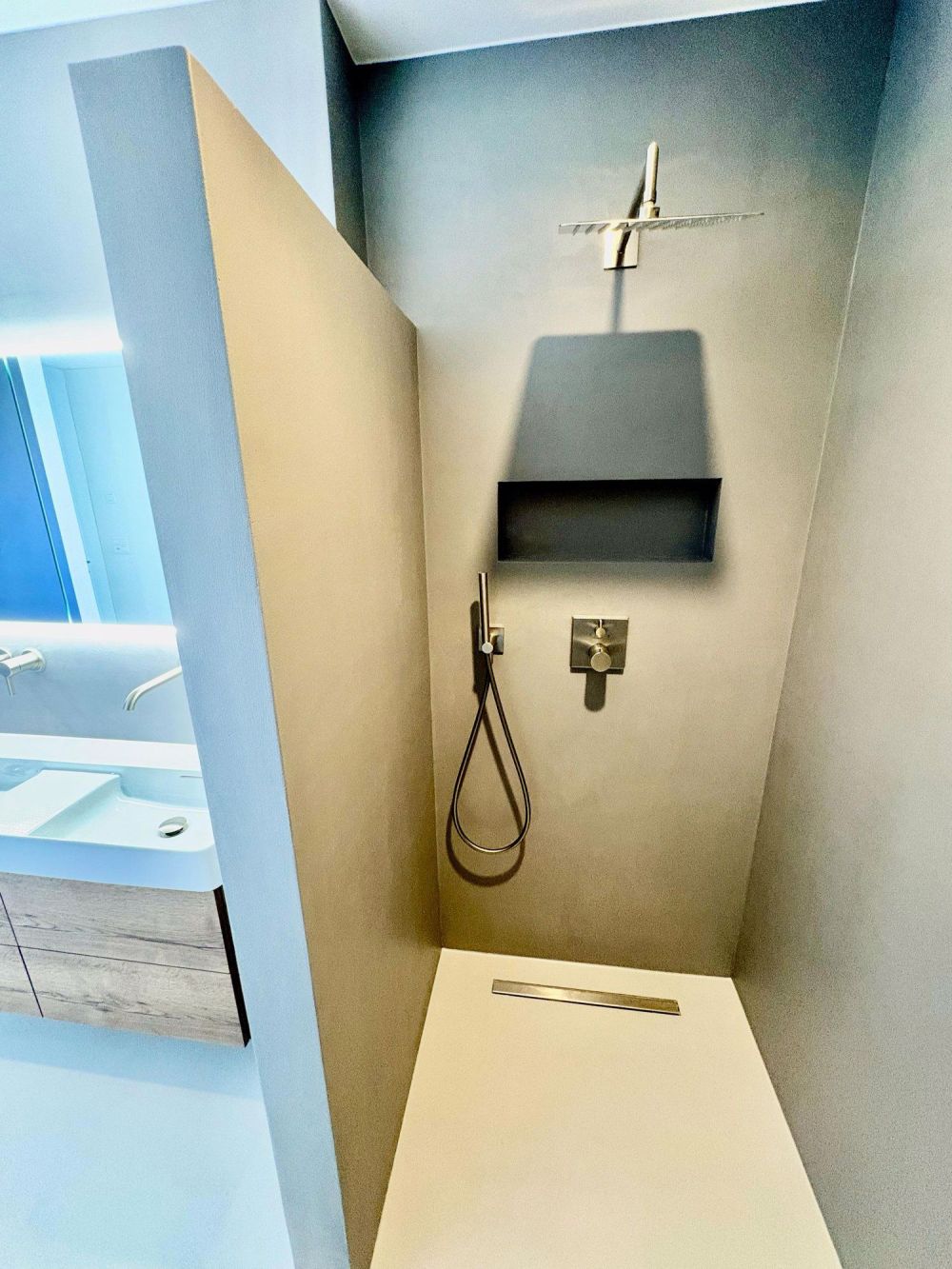 Hochwertige 4.5-Zimmer-Attikawohnung über den Dächern von Derendingen - Bild 9