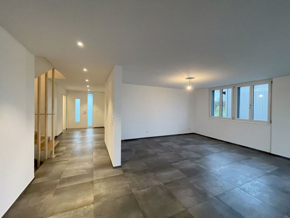 Moderne 7.5-Zimmer-Doppelhaushälfte in Sommeri zu vermieten - Bild 5