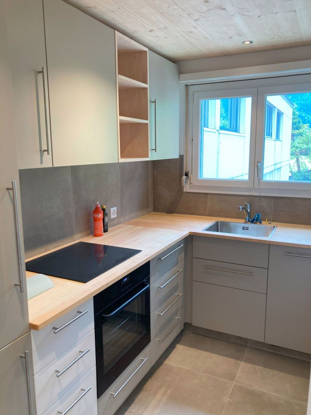 Renovierte Wohnung in Stadtnähe mit toller Aussicht - Bild 3