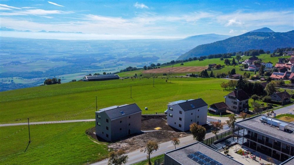 Neue 2.5 Zimmerwohnung - Dachgeschoss Herrlicher Blick auf die Alpen und den See - Bild 8