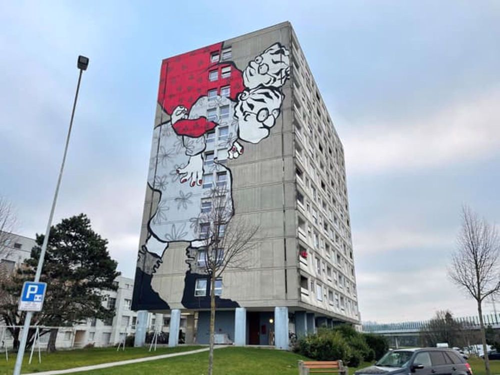 Appartement de 3 pièces partiellement rénové - premier loyer offert - Immeuble