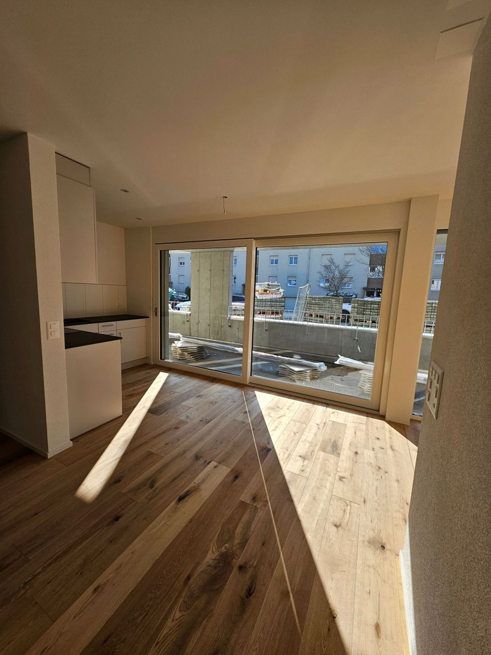 2.5 Zi Neubau WG mit offenem Grundriss und grossem Balkon - Bild 5